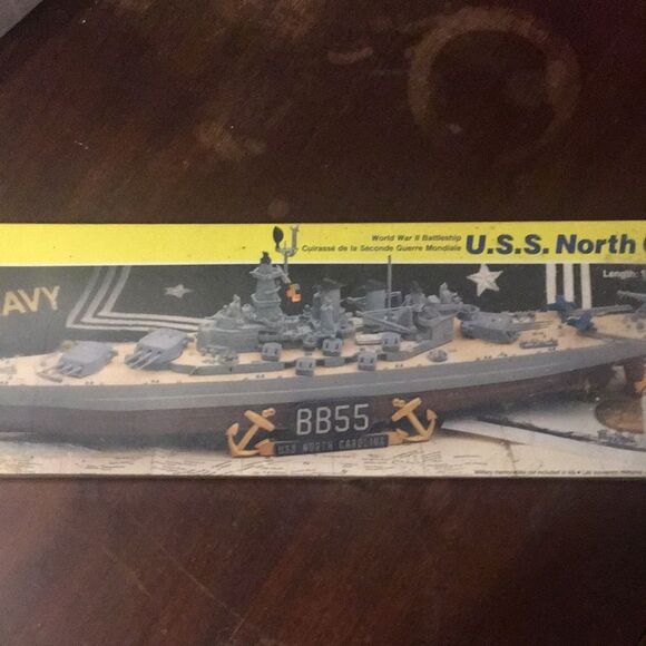 Vintage 1988 U.S.S. North Carolina Model Kit - Picture 2 of 6